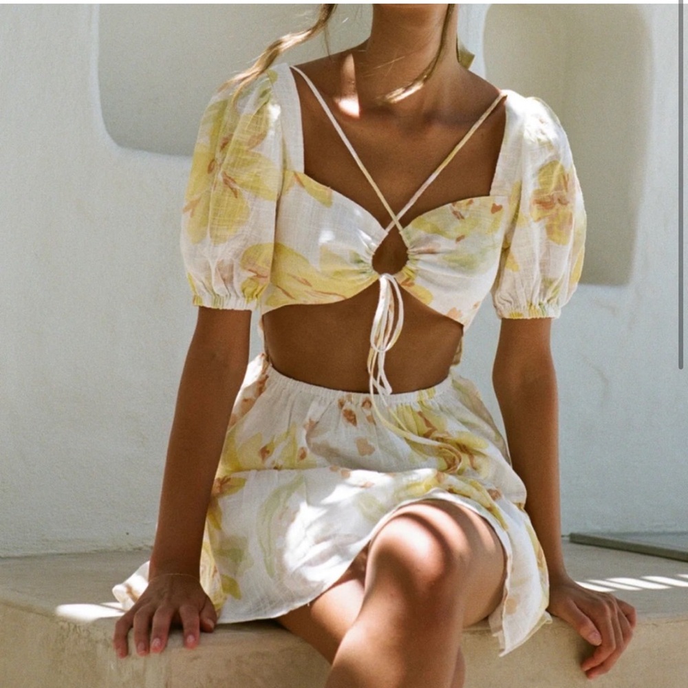 Floral Puff Sleeve Cutout Dress